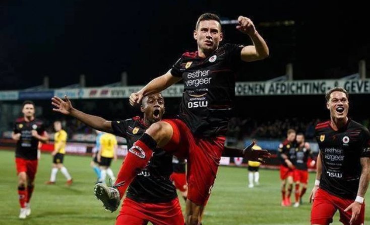 格罗乌尔四 格罗乌尔四